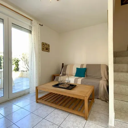 Maison 3 A Louer Pour Les Grau Du Roi بيت للعطل